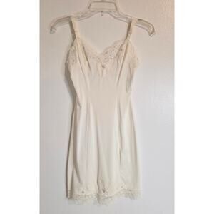 Shadowline Lace & Floral Embroidered Trip Full Slip/Slip Dress 30 Short Nylon